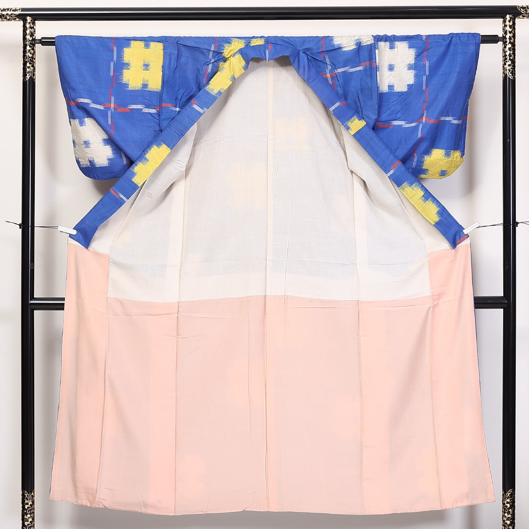 アンティーク 銘仙の着物 袷 身丈146cm 裄丈61cm 正絹 Cランク バチ衿 XSサイズ 井桁絣 青系 RP 1223-03746