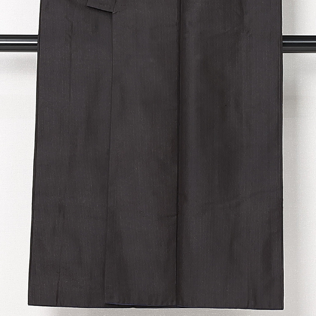 男着物 袷 身丈134cm 裄丈64cm 正絹 Sランク カジュアル 棒衿 XSサイズ 縞 黒系 RP 1224-13031