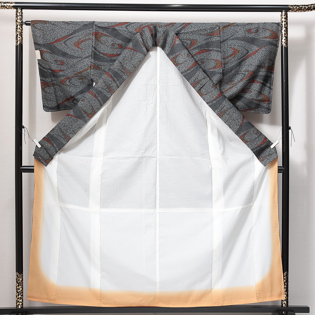 新古品 小紋 アンサンブル 洗える着物 袷 身丈159cm 裄丈64cm ポリエステル Nランク Mサイズ インフォーマル 渦 紗綾型 しつけ糸 グレー系 1215-14815