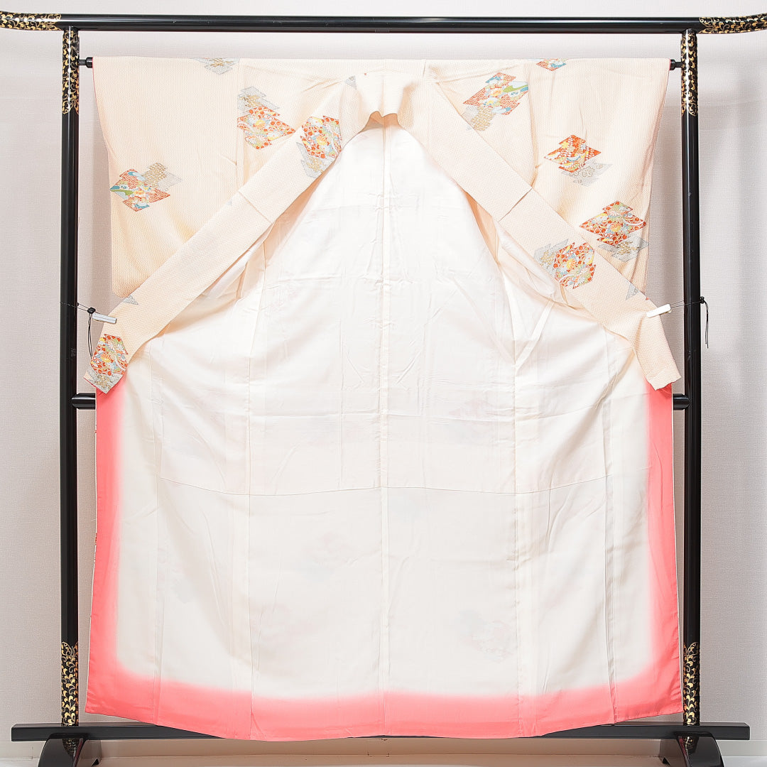 小紋 袷 身丈159cm 裄丈63cm 正絹 Sランク インフォーマル 広衿 Mサイズ 松皮菱 吉祥文様 ベージュ系 RP 1221-14884