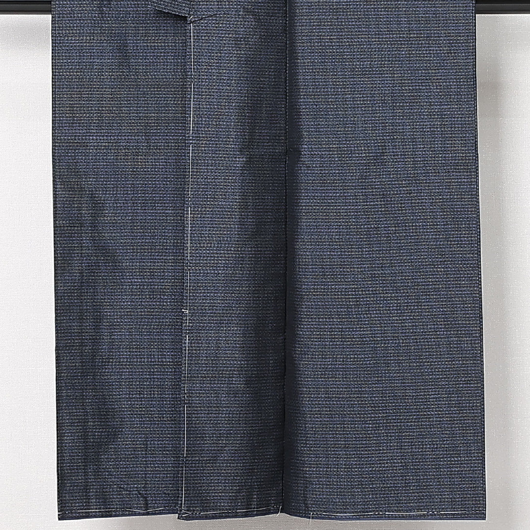未使用品 男着物 (大島紬) 袷 身丈146cm 裄丈67cm 正絹 Nランク インフォーマル 棒衿 Lサイズ しつけ糸 無地 紺系 RP 1224-13008