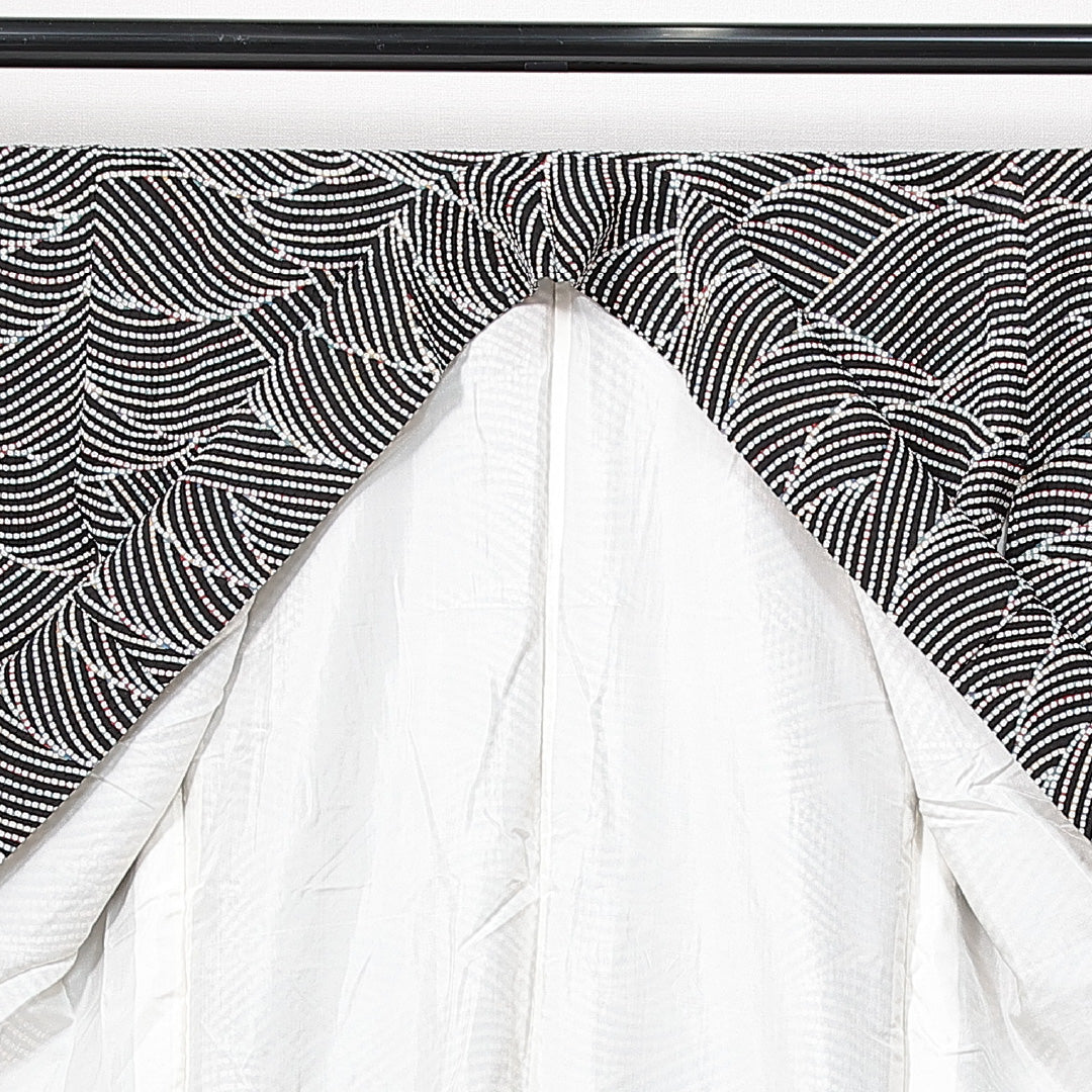 小紋 袷 身丈158cm 裄丈68cm 正絹 Sランク Mサイズ 広衿 インフォーマル 総絞り 波 黒系 多色系 1215-14900