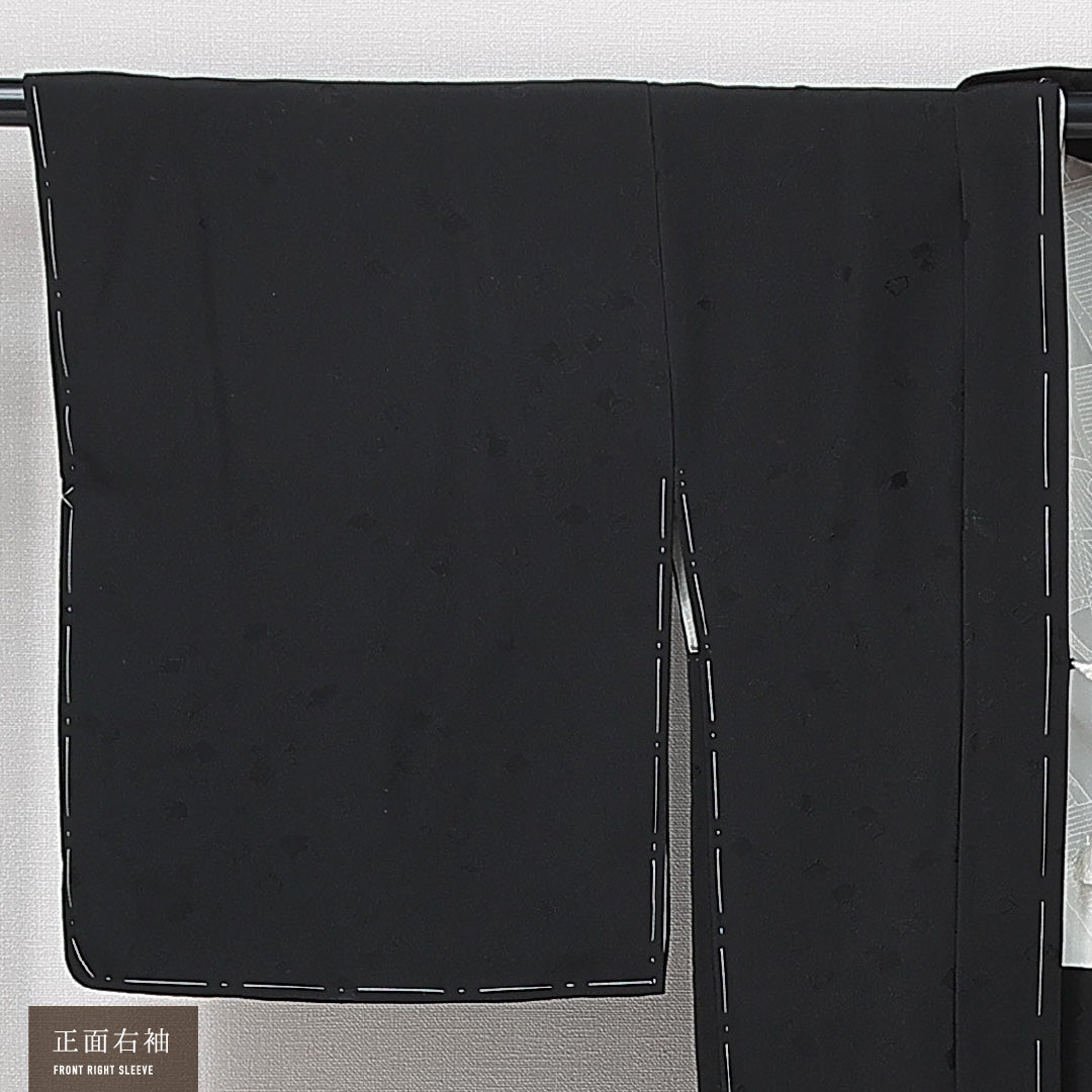 未使用品 黒羽織 袷 身丈80cm 裄丈64cm 正絹 Nランク 一つ紋 (蔦) 紋意匠 (銀杏) セミフォーマル Mサイズ 紐あり 証紙 しつけ糸 黒系 RP 1233-14676