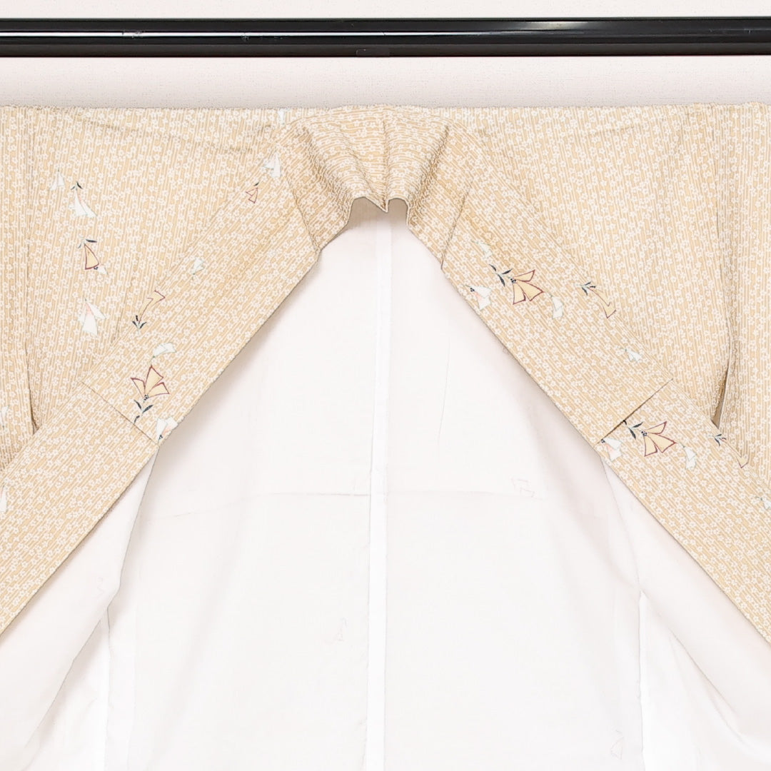 小紋 袷 洗える着物 身丈155cm 裄丈63cm Aランク ポリエステル 広衿 Mサイズ インフォーマル 梅 古典的 しとやか クリーム系 ベージュ系 1215-13591