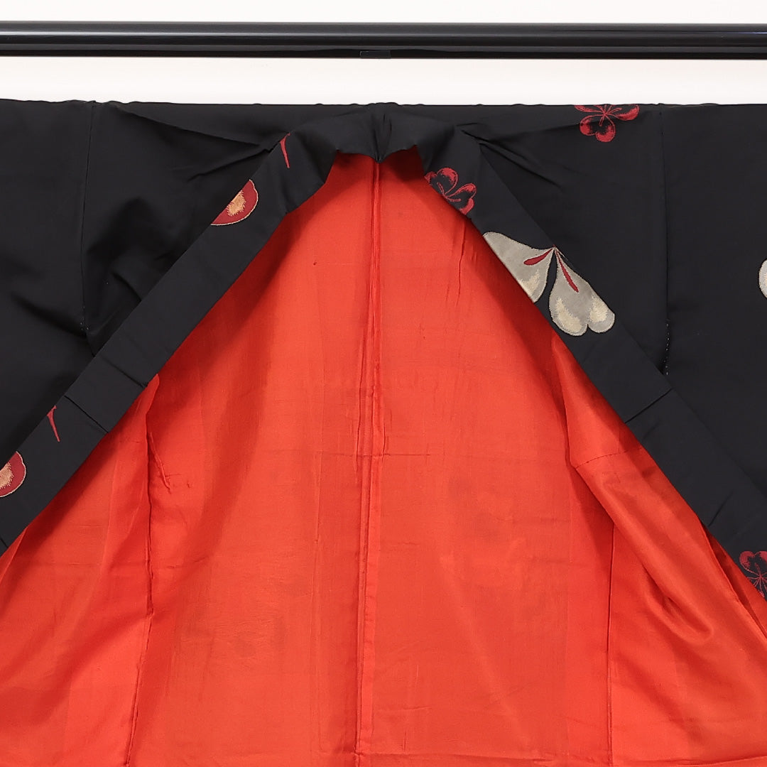アンティーク お召 (切嵌め) 袷 身丈150cm 裄丈62cm 正絹 Cランク バチ衿 Sサイズ 椿 切嵌め 黒系 RP 1222-03735