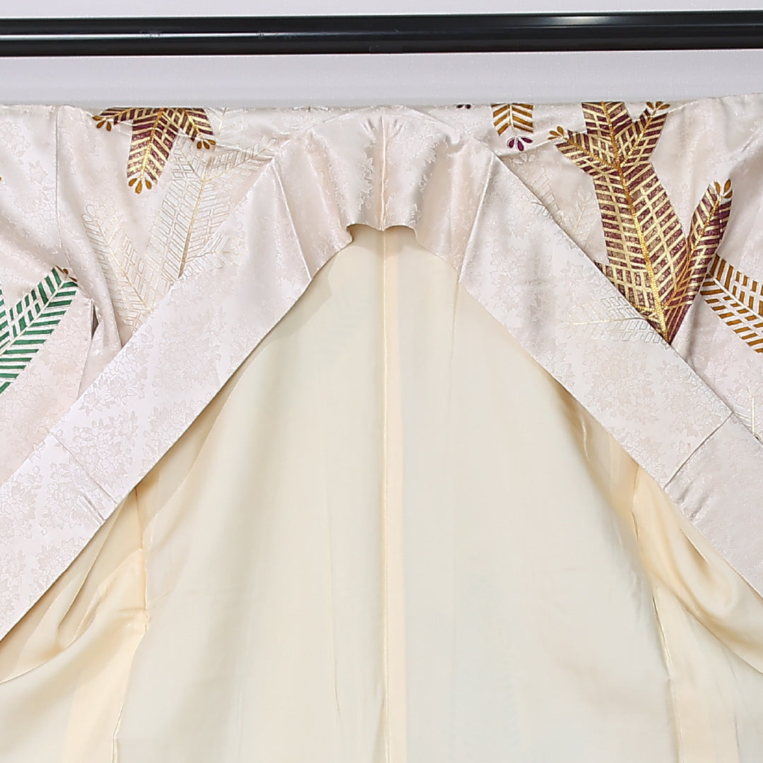 振袖 身丈169cm 裄丈66cm Aランク 袷 正絹 M 広衿 金駒刺繍 吉祥文様 松 植物柄 クリーム系 1213-F0449