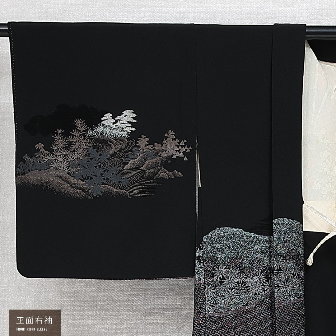 黒羽織 袷 身丈77cm 裄丈62cm 正絹 Sランク 一つ紋 (五三桐) セミフォーマル Sサイズ 漆糸 紐あり 流水 菊 笹 黒系 RP 1233-14625