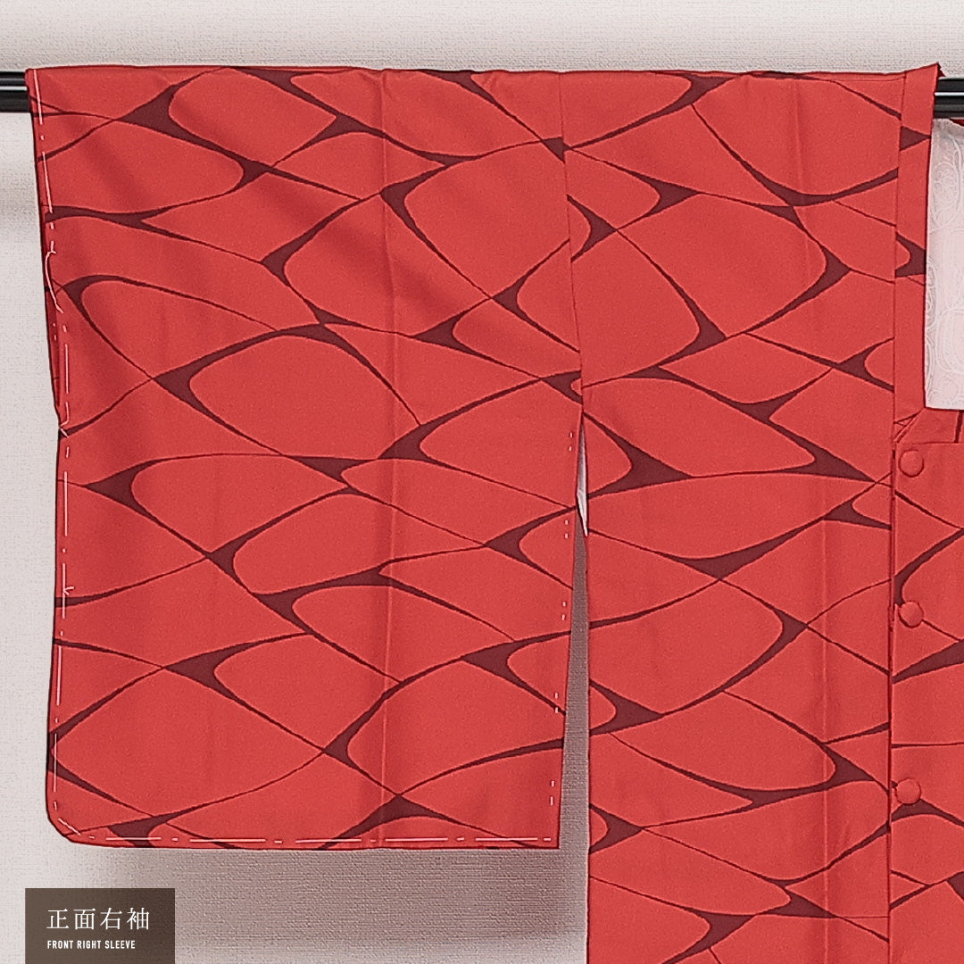 未使用品 洗える着物 道行コート 袷 身丈81cm 裄丈62cm ポリエステル Nランク カジュアル Sサイズ ポケットあり しつけ糸 幾何学柄 赤系 RP 1237-13910