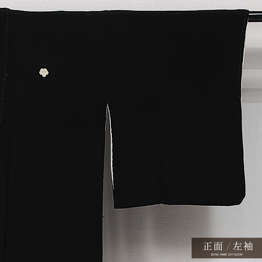 黒留袖 袷 身丈155cm 裄丈61cm 正絹 Aランク 五つ紋 (蔦) フォーマル バチ衿 Mサイズ 刺繍 流水 黒系 RP 1213-06874