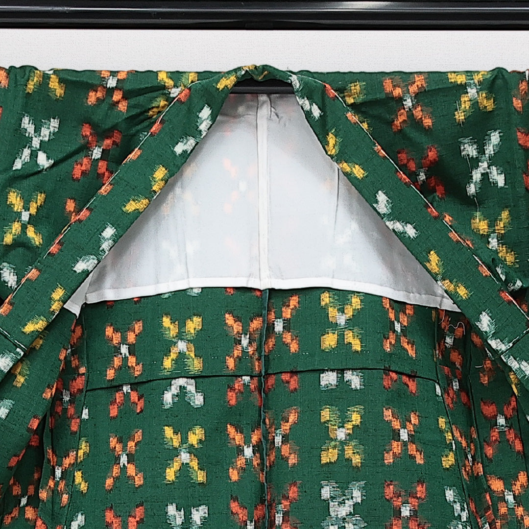 アンサンブル 洗える着物 ウールの久留米絣の着物 単衣 身丈157cm 裄丈63cm ウール Aランク カジュアル バチ衿 Mサイズ しつけ糸 緑系 RP 1223-14434