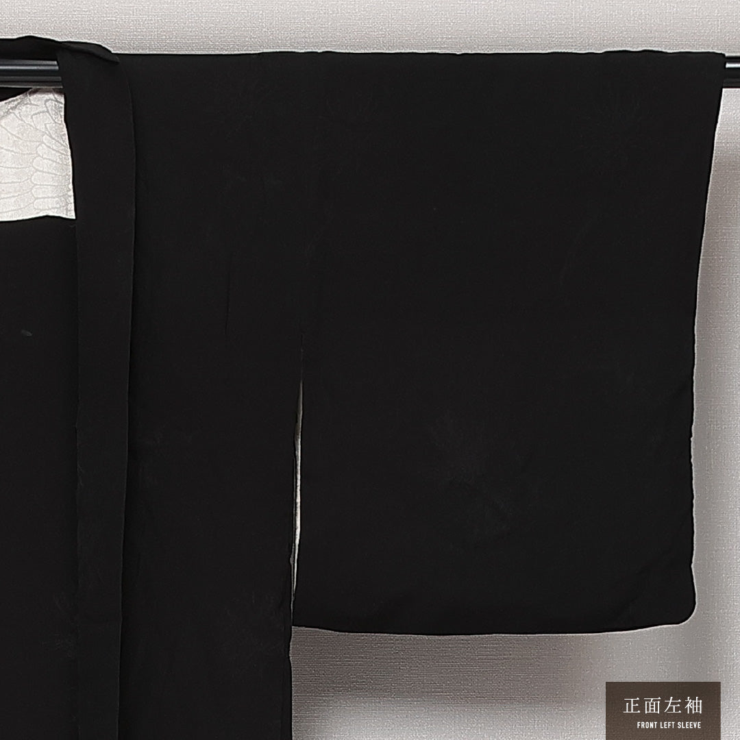 アンティーク 黒羽織 袷 身丈71cm 裄丈64cm 正絹 Cランク 一つ紋 (五三桐) Mサイズ 亀甲 植物柄 黒系 RP 1233-13842