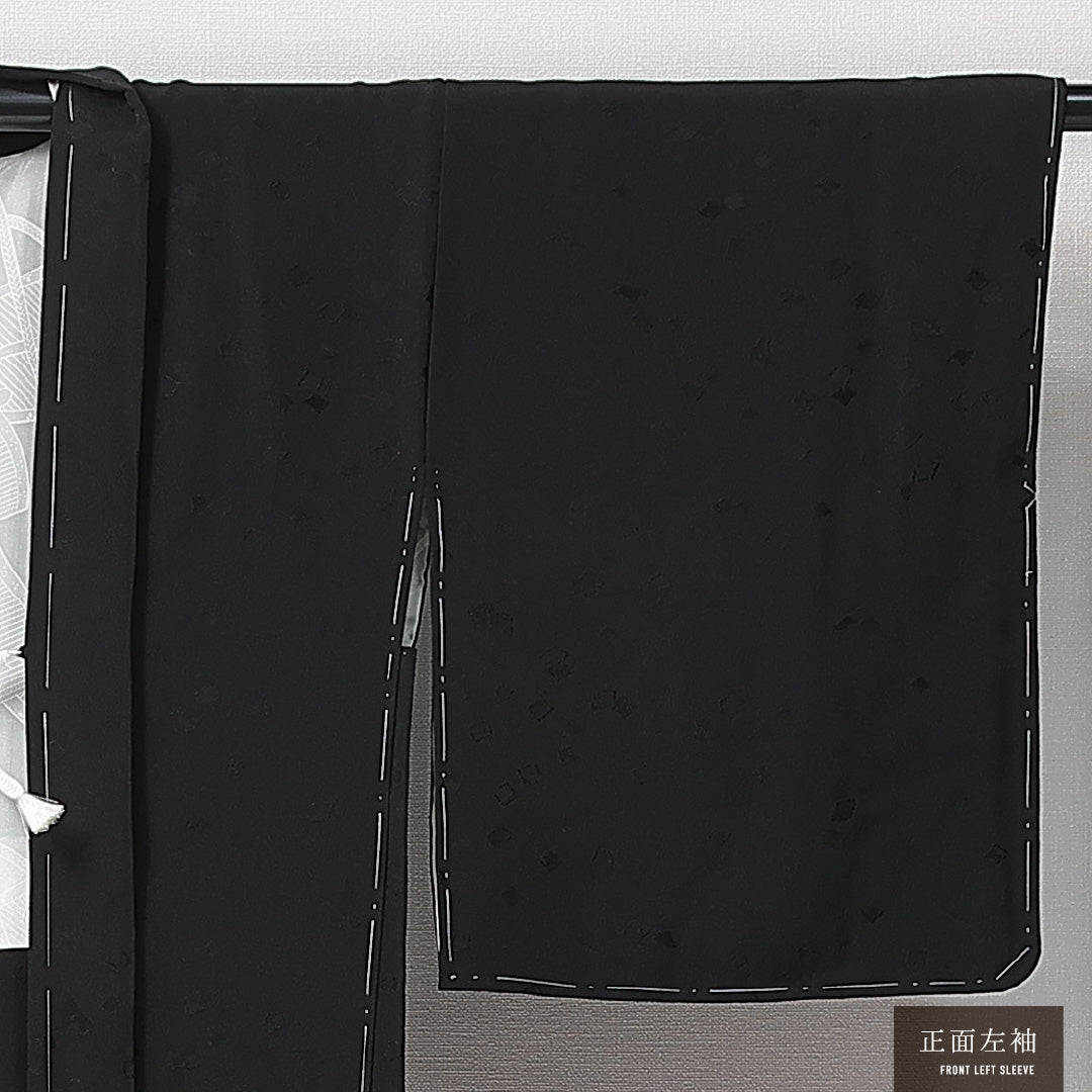 未使用品 黒羽織 袷 身丈80cm 裄丈64cm 正絹 Nランク 一つ紋 (蔦) 紋意匠 (銀杏) セミフォーマル Mサイズ 紐あり 証紙 しつけ糸 黒系 RP 1233-14676