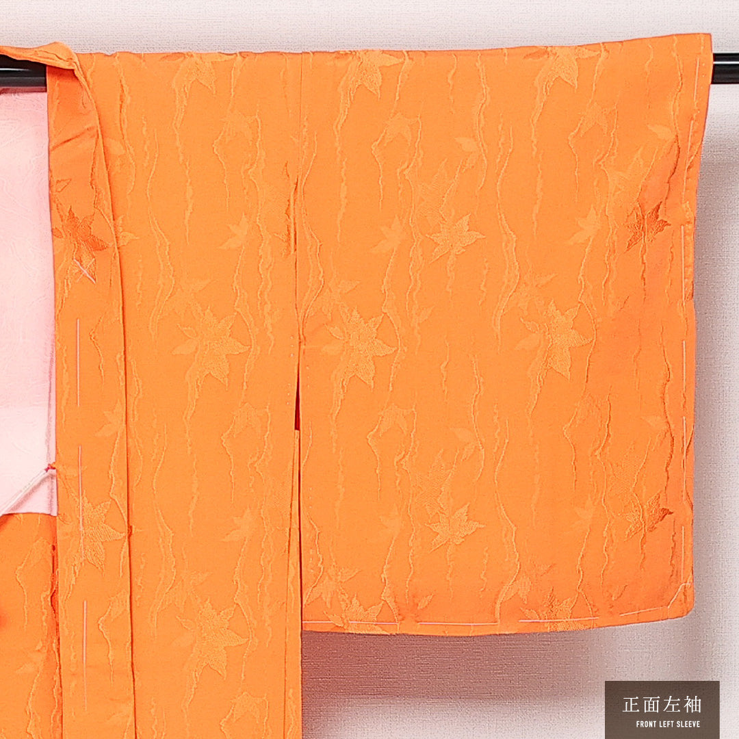 未使用品 洗える着物 羽織 袷 身丈77cm 裄丈63cm ポリエステル Nランク 紋意匠 (紅葉) カジュアル Sサイズ 紐あり しつけ糸 朱系 RP 1232-13688