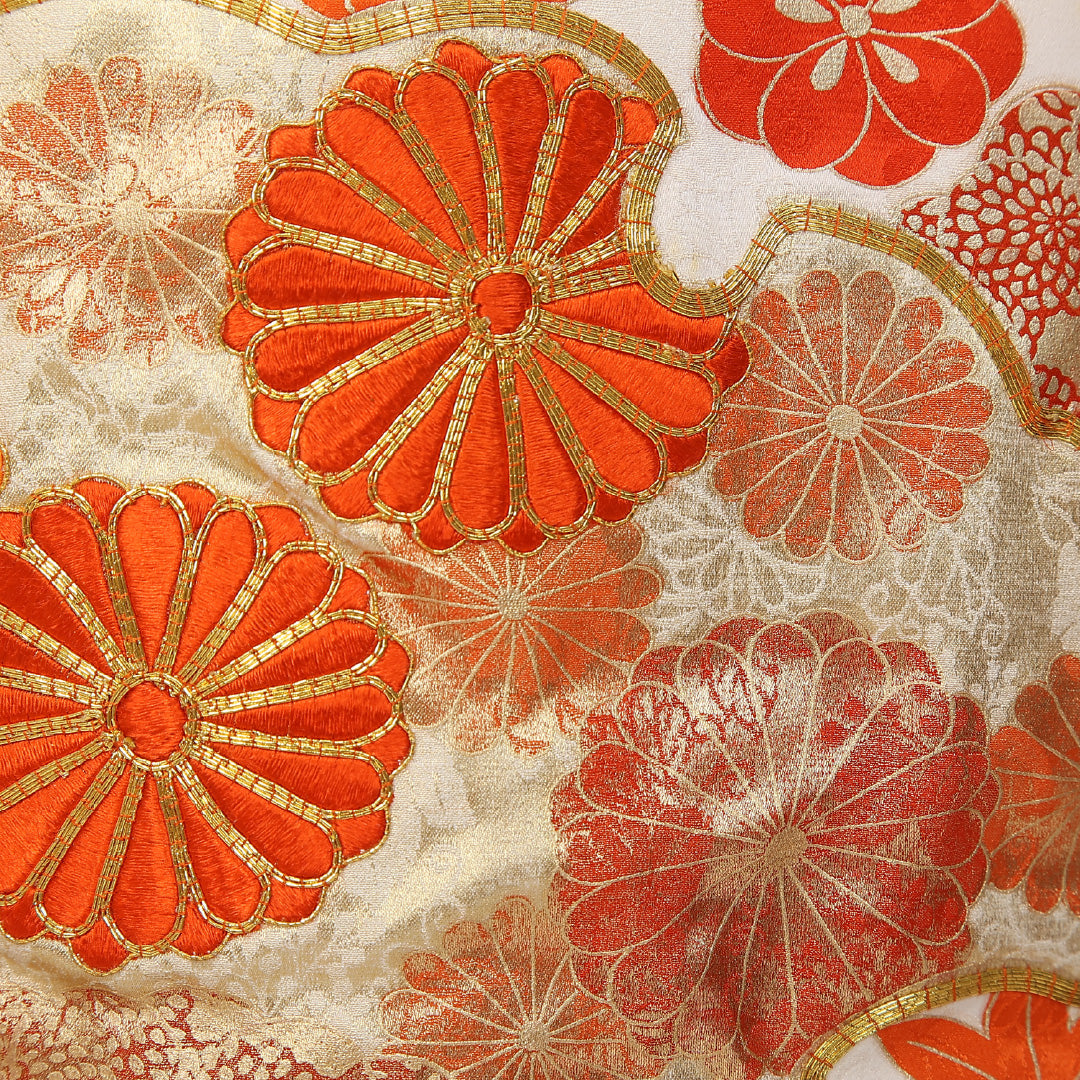振袖 身丈165cm 裄丈64.5cm Bランク 袷 正絹 S 広衿 刺繍 金駒刺繍 エ霞 吉祥文様 古典柄 雪輪 菊 紅葉 楓 花柄 金襴 橘 クリーム系 1213-F0439
