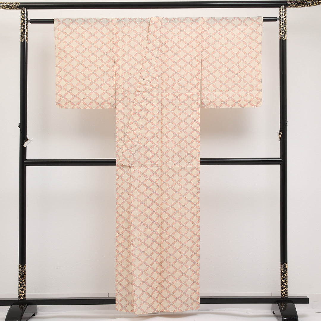 夏物 洗える着物 麻の紬 身丈155cm 裄丈62cm 麻 Cランク カジュアル バチ衿 Lサイズ 七宝 クリーム系 RP 1223-17296