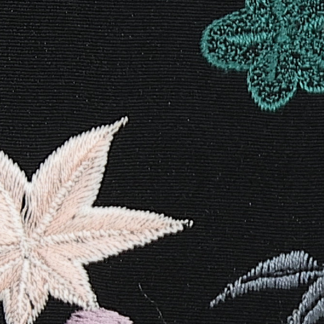 黒羽織 袷 身丈84cm 裄丈63cm 正絹 Sランク インフォーマル Sサイズ 刺繍 紐あり 梅 笹 紅葉 黒系 RP 1233-13979