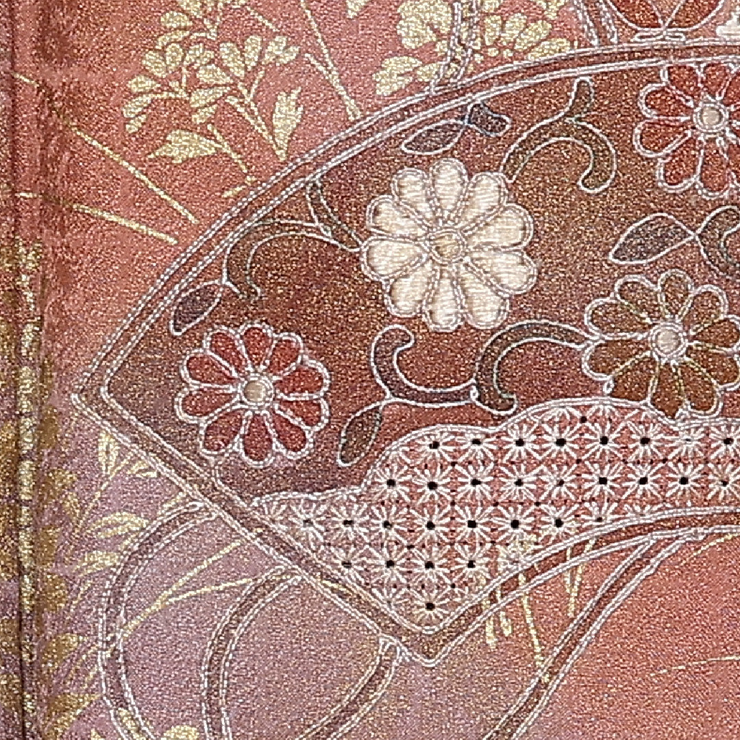 訪問着 袷 身丈161cm 裄丈64cm 正絹 Sランク セミフォーマル 広衿 Lサイズ 金彩 蘇州刺繍 汕頭刺繍 扇 菊 ピンク系 RP 1217-04757