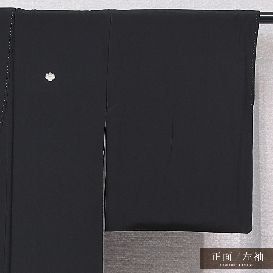 黒紋付 袷 身丈158cm 裄丈63cm 正絹 Sランク 五つ紋 (五三桐) 弔事用 広衿 Mサイズ 黒系 RP 1230-07050