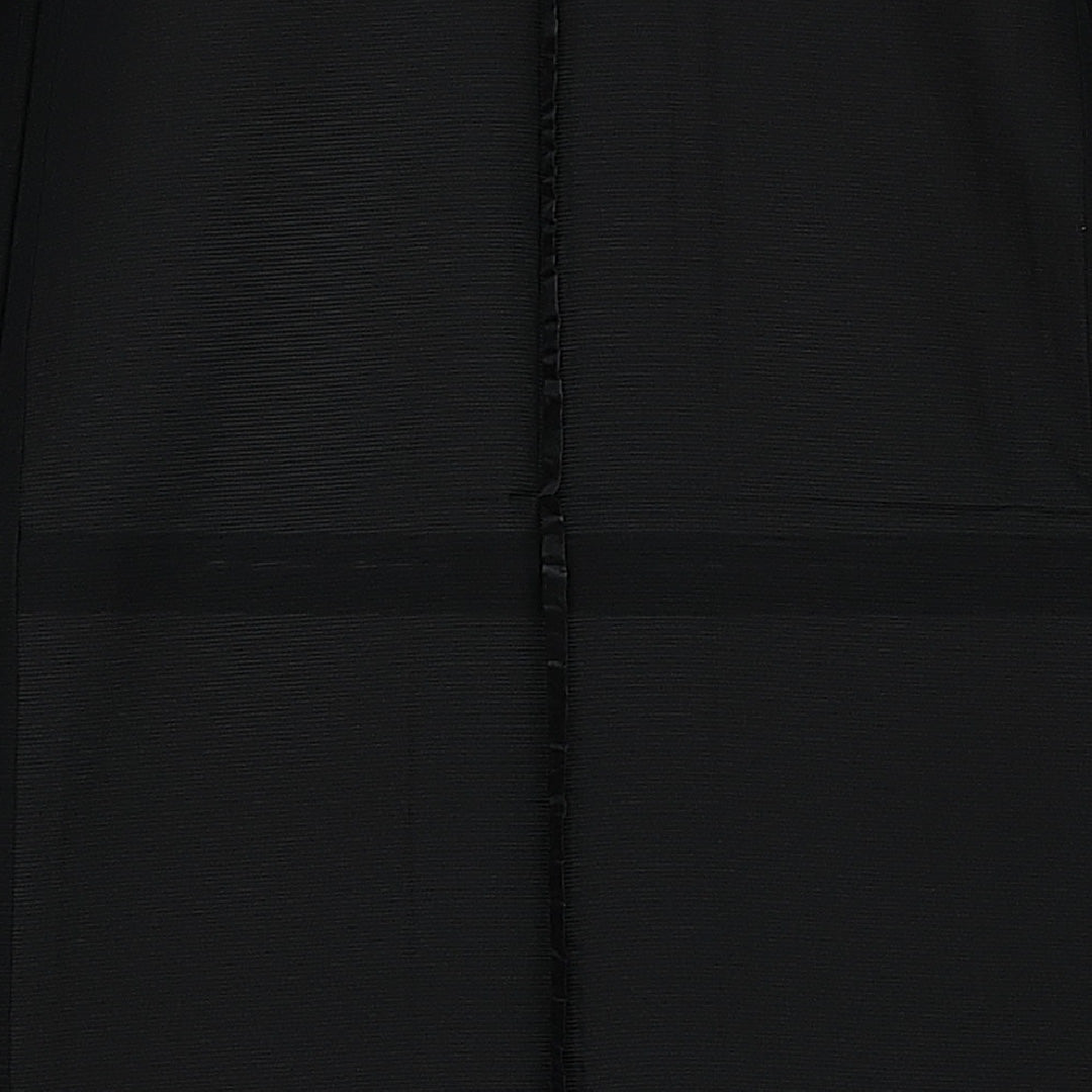 未使用品 夏物 黒紋付 絽 身丈158cm 裄丈63cm 正絹 Nランク 五つ紋 (丸に隅立て四つ目) 弔事用 広衿 Mサイズ 証紙 しつけ糸 黒系 M4 1230-06879