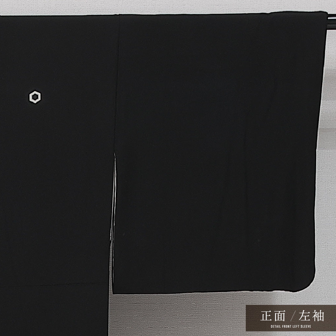 黒留袖 袷 身丈153cm 裄丈62cm 正絹 Sランク 五つ紋 (亀甲) フォーマル 広衿 Sサイズ 琳派 京友禅作家 松尾光琳 比翼 落款 京洛百景 黒系 M4 1213-06885