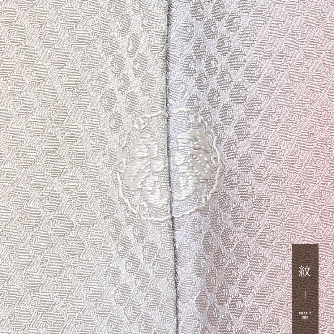 小紋 単衣 身丈161cm 裄丈62cm 正絹 Sランク 一つ紋 (雪輪に蔦) セミフォーマル バチ衿 Lサイズ ぼかし染 肩当て 抽象柄 グレー系 RP 1221-12286
