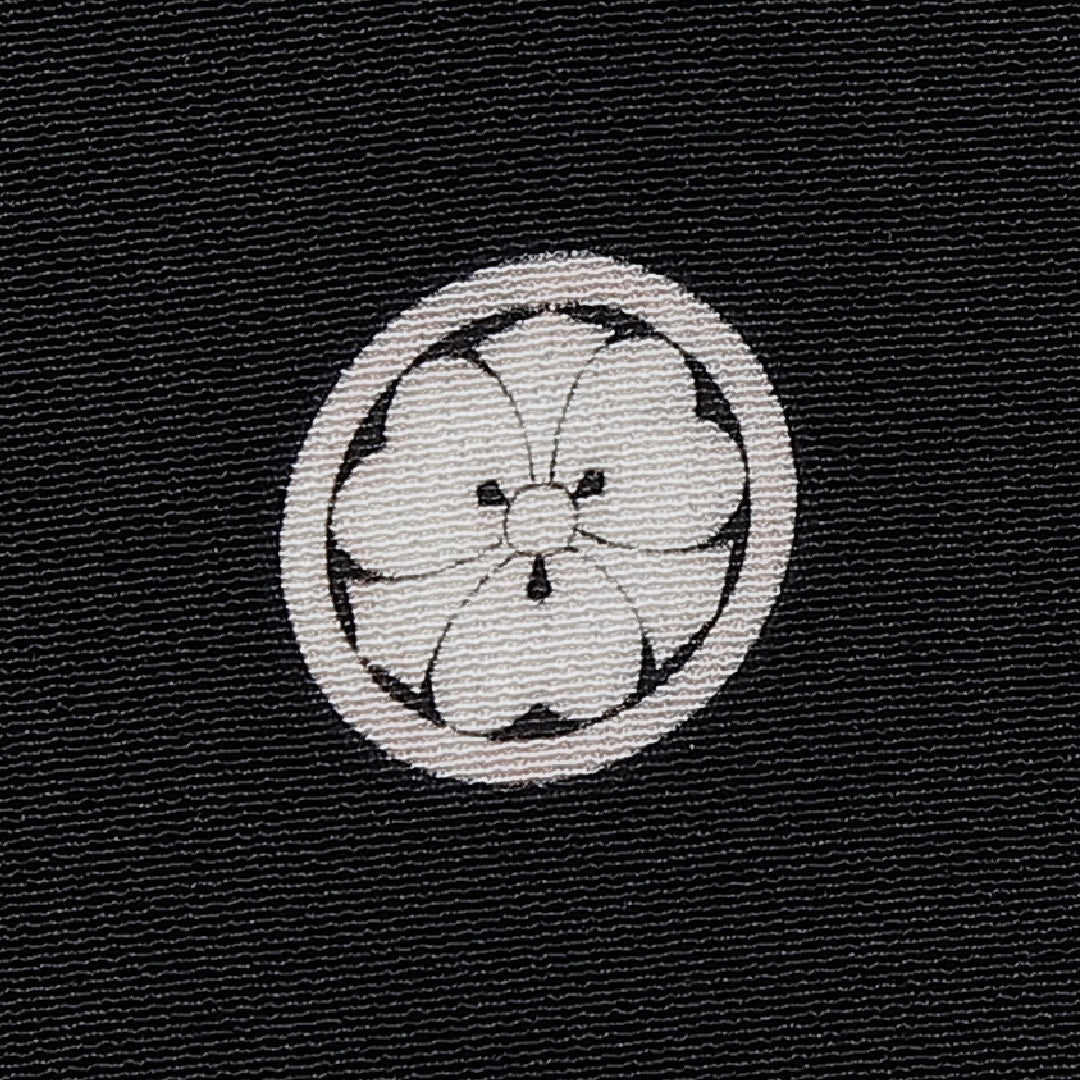 黒留袖 五つ紋 丸に剣片喰 身丈150cm 裄丈60.5cm Sランク 正絹 袷 比翼 広衿 S 金駒刺繍 松 金駒刺繍 松 フォーマル 黒系 1211-F0328