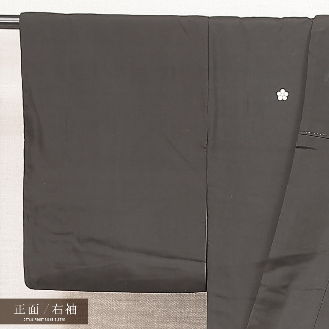 黒紋付 袷 身丈151cm 裄丈62cm 正絹 Sランク 五つ紋 (梅鉢) 弔事用 広衿 Sサイズ 比翼 黒系 RP 1230-07111
