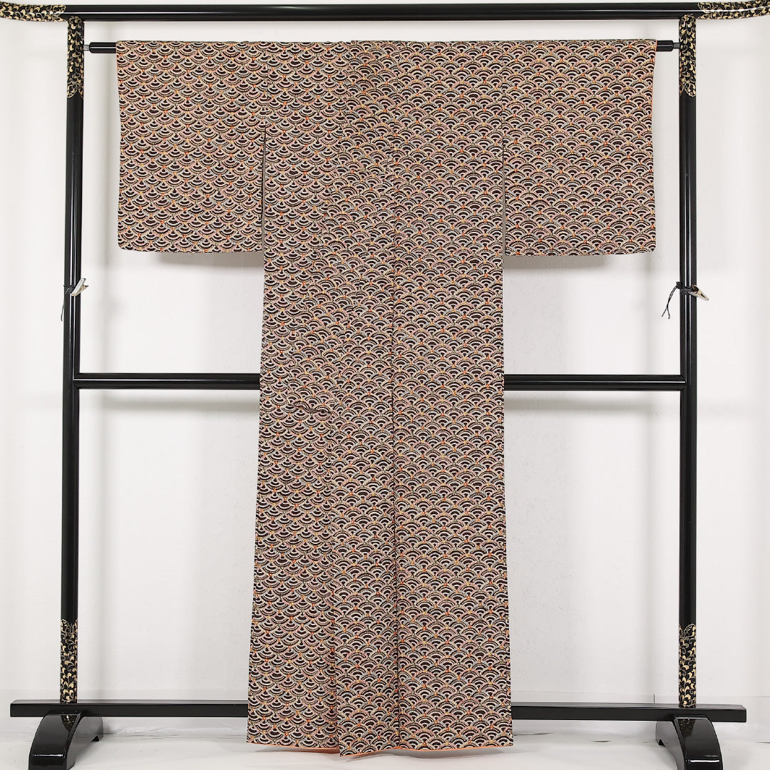 洗える着物 小紋 袷 身丈159cm 裄丈65cm ポリエステル Sランク インフォーマル 広衿 Mサイズ 青海波 茶系 RP 1221-17468