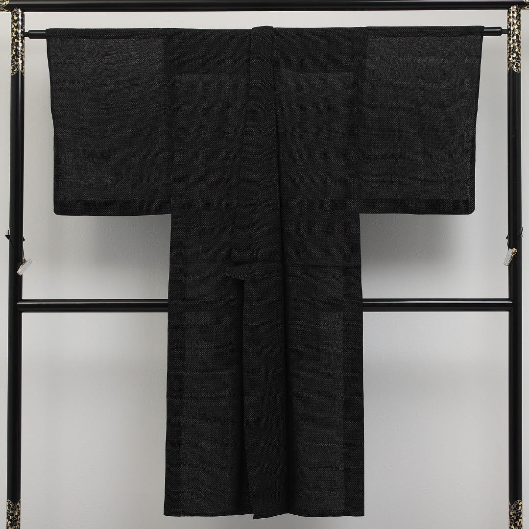 夏物 男着物 (紬) 夏紬 身丈136cm 裄丈67cm 正絹 Aランク インフォーマル バチ衿 Lサイズ 居敷当て 肩当て 抽象柄 黒系 RP 1224-17292