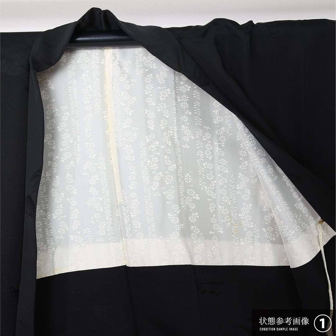 黒羽織 袷 身丈75cm 裄丈64cm 正絹 Aランク 一つ紋 (五三桐) セミフォーマル Mサイズ 紐あり 風景柄 黒系 RP 1233-12831