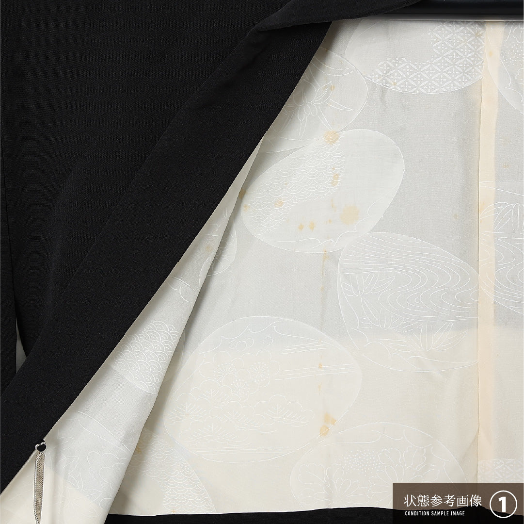 黒羽織 袷 身丈79cm 裄丈64cm 正絹 Aランク 一つ紋 (上り藤) セミフォーマル Mサイズ 紐あり 牡丹 吉祥文様 黒系 RP 1233-12746