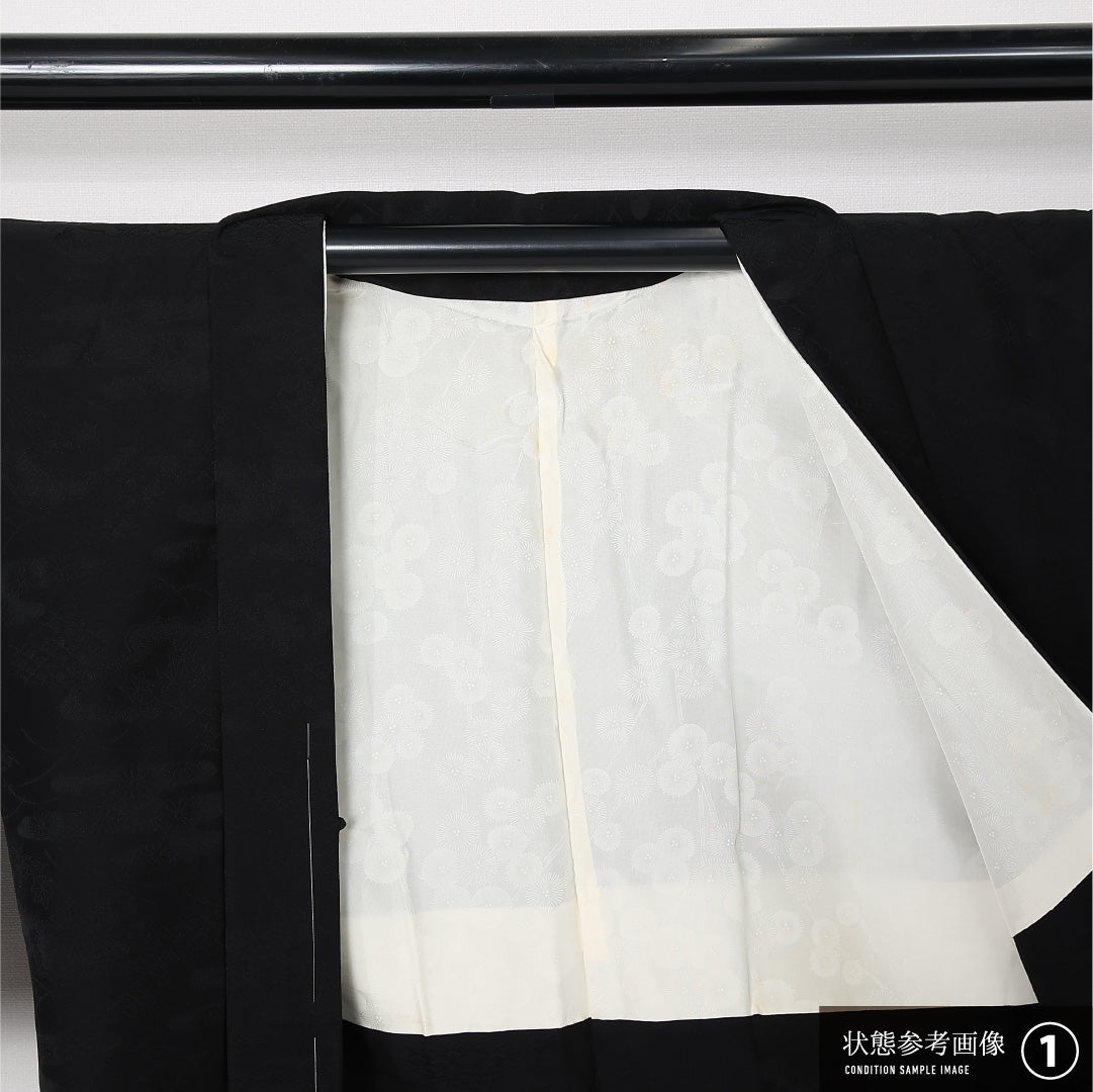 黒羽織 袷 身丈78cm 裄丈63cm 正絹 Aランク 一つ紋 (向かい蝶) セミフォーマル Sサイズ 吉祥文様 黒系 RP 1233-12925