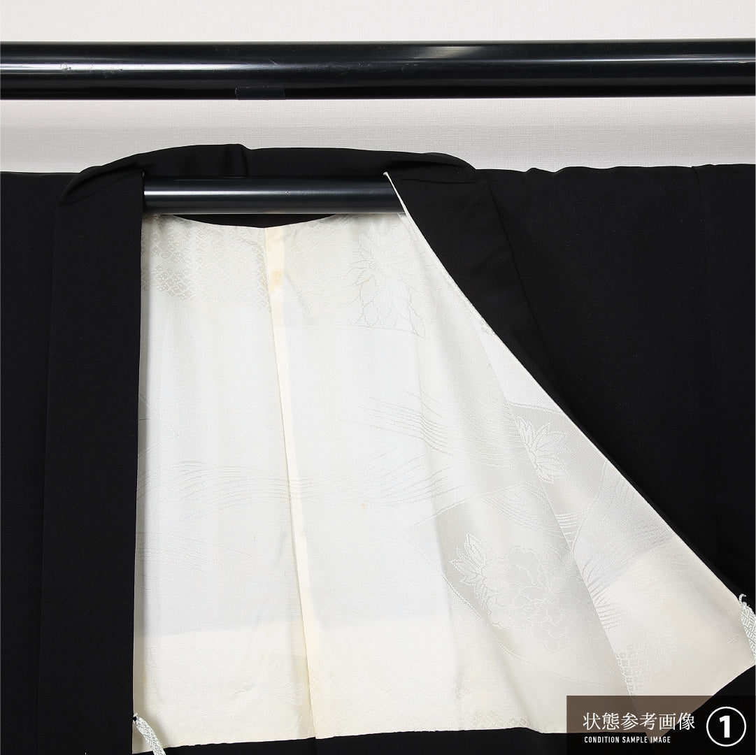 黒羽織 袷 身丈76cm 裄丈63cm 正絹 Aランク インフォーマル Sサイズ 漆糸 紐あり 風景柄 黒系 RP 1233-12787