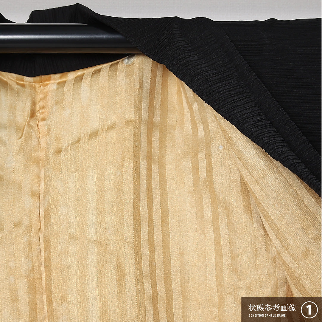 黒羽織 袷 身丈73cm 裄丈62cm 正絹 Aランク 一つ紋 (蔦) セミフォーマル Sサイズ 紐あり 人物 黒系 RP 1233-12742