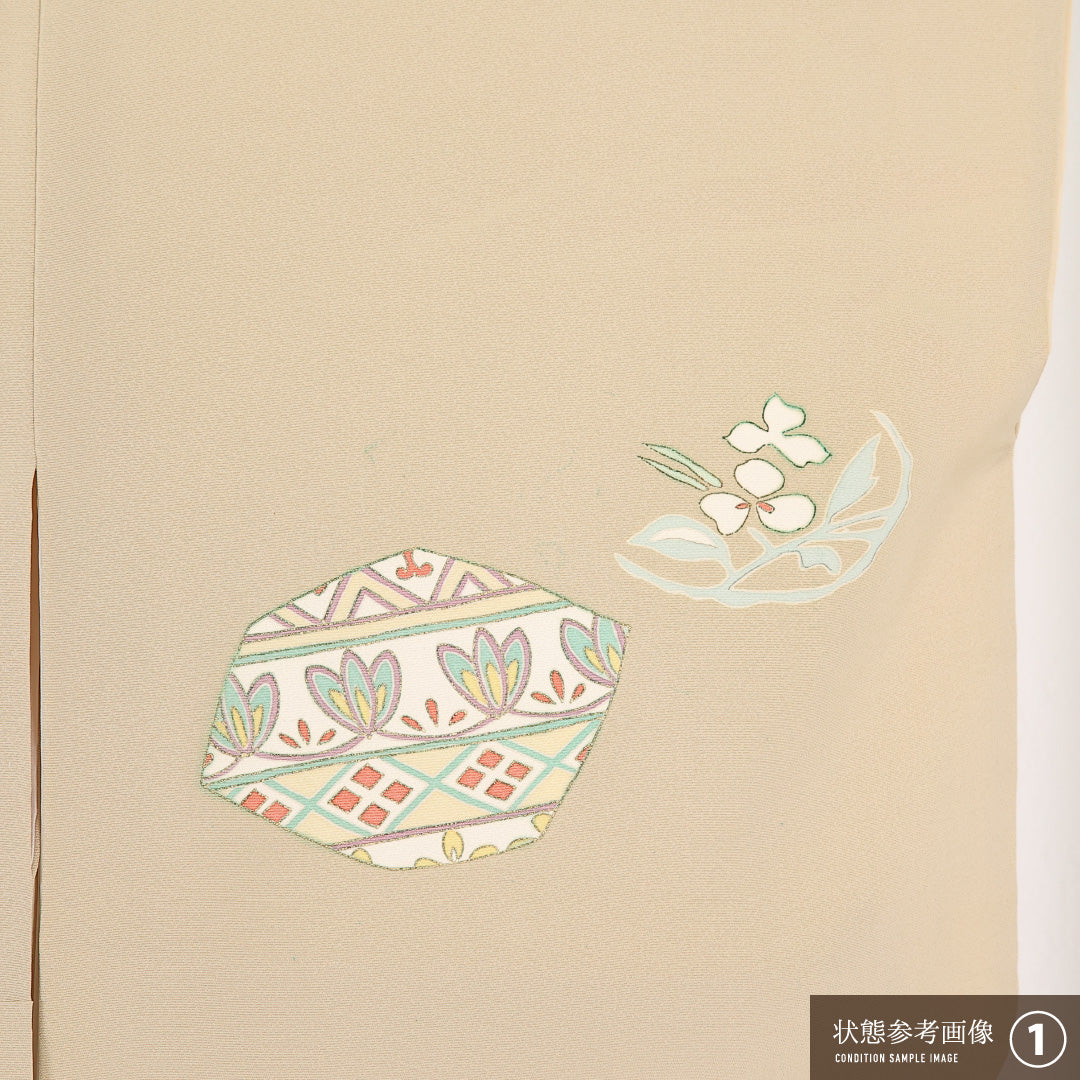 付下げ 単衣 身丈159cm 裄丈64cm 正絹 Bランク 一つ紋 (蔦) セミフォーマル 広衿 Mサイズ 金彩 創作柄 クリーム系 RP 1218-17411
