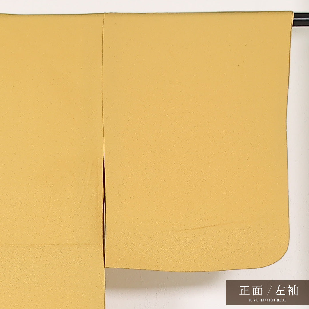 色無地 (ちりめん) 袷 身丈160cm 裄丈64cm 正絹 Aランク 一つ紋 (蔦) セミフォーマル 広衿 Sサイズ 紐あり ちりめん 黄系 RP 1219-17482