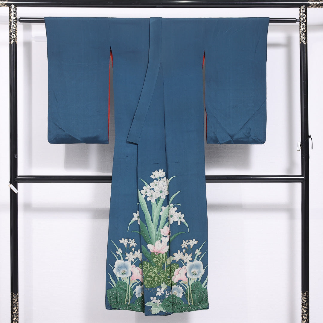 アンティーク 黒留袖 袷 身丈140cm 裄丈61cm 正絹 Dランク 三つ紋 (揚羽蝶) バチ衿 XSサイズ 刺繍 百合 青系 RP 1213-06685