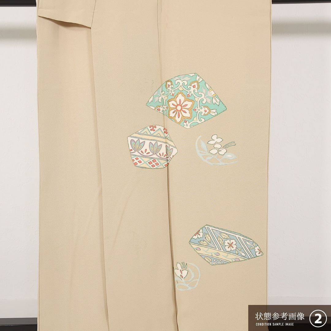 付下げ 単衣 身丈159cm 裄丈64cm 正絹 Bランク 一つ紋 (蔦) セミフォーマル 広衿 Mサイズ 金彩 創作柄 クリーム系 RP 1218-17411