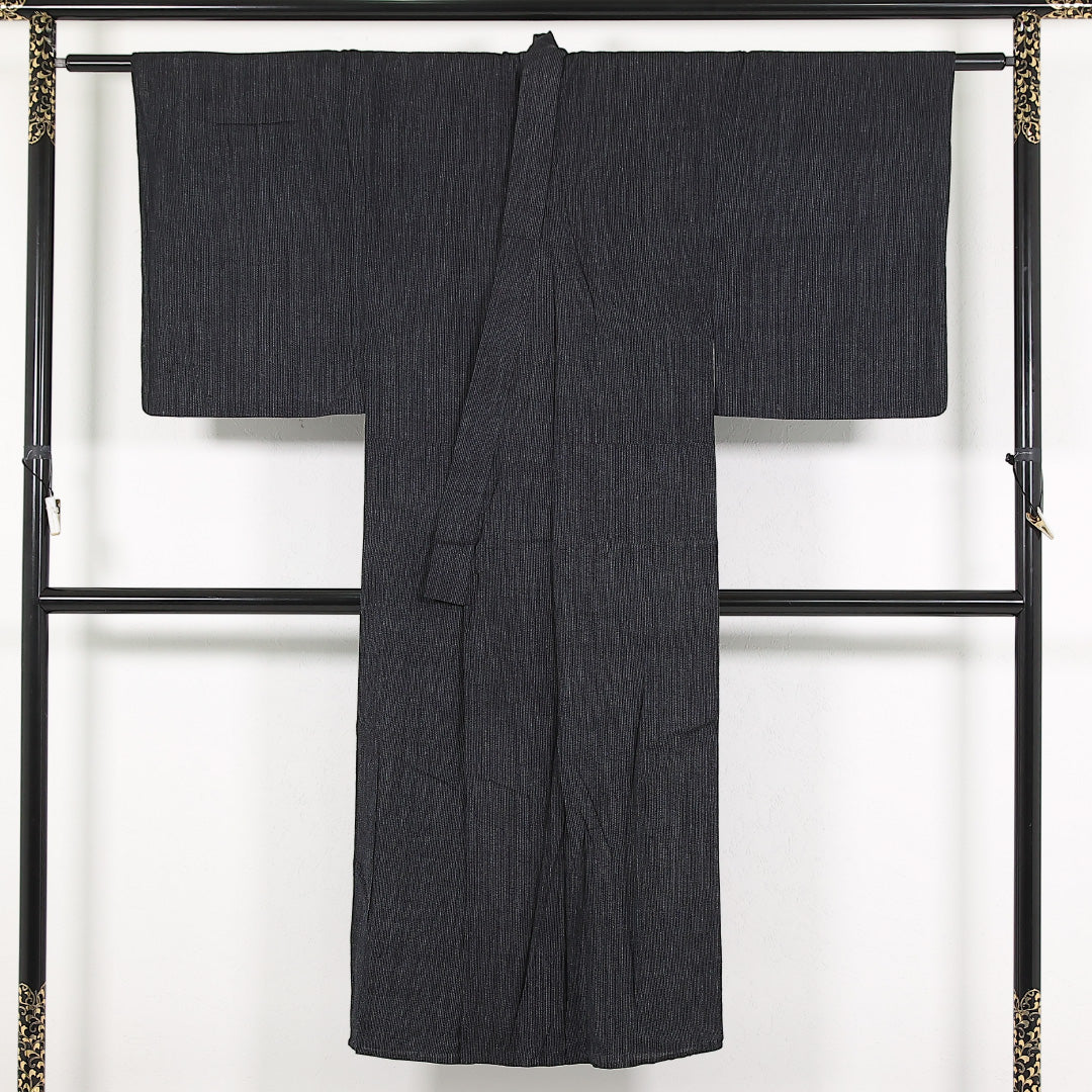 夏物 洗える着物 木綿の男着物 (紬) 身丈142cm 裄丈65cm 木綿 Aランク カジュアル 棒衿 XLサイズ 居敷当て 無地 黒系 RP 1224-17407
