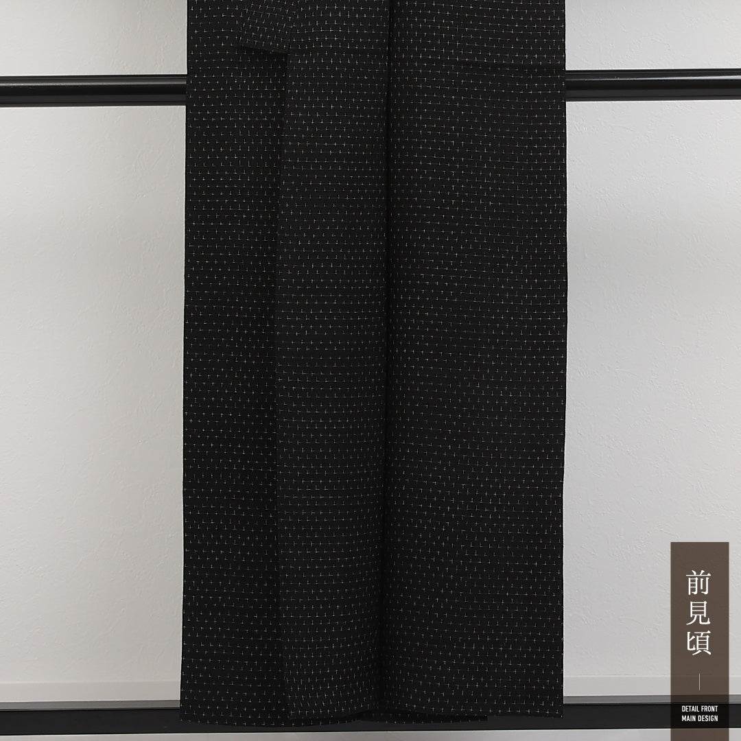 紬 単衣 身丈150cm 裄丈64cm 正絹 Sランク カジュアル バチ衿 Mサイズ 十字絣 黒系 RP 1223-17301