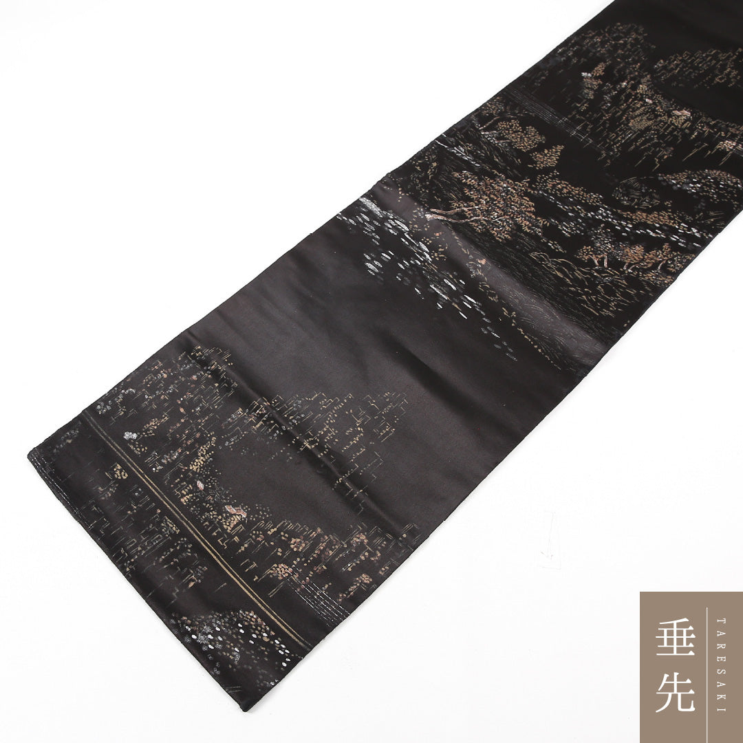 風景柄 九寸名古屋帯 Dランク 帯丈334cm 正絹 全通 名古屋仕立て 染め インフォーマル 手描き 黒系 RP 1245-04707
