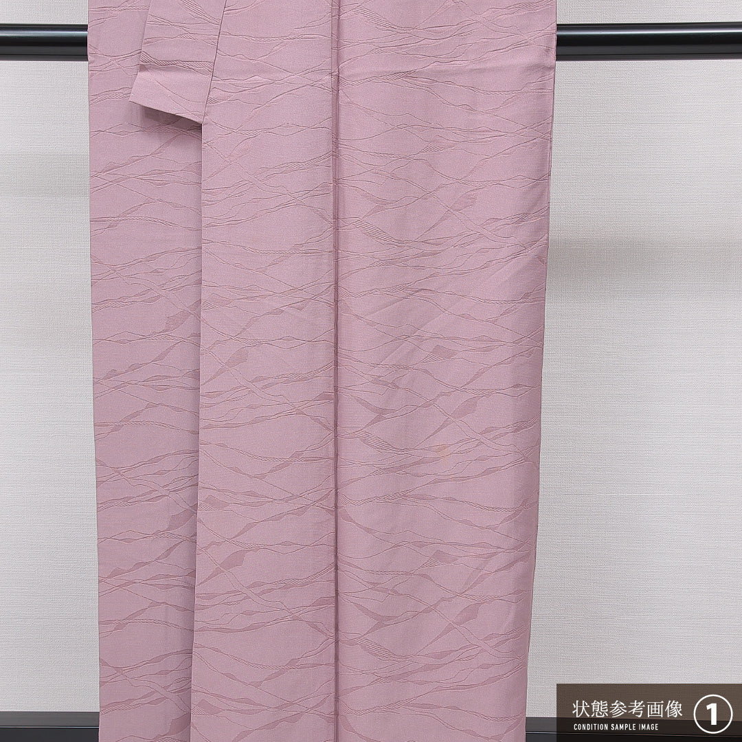 色無地 袷 身丈157cm 裄丈63cm 正絹 Bランク Mサイズ バチ衿 一つ紋（三つ割桔梗） セミフォーマル 紋意匠 創作柄 織り出し ピンク系 1214-15648