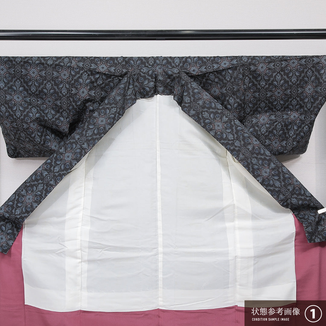 大島紬 袷 身丈156cm 裄丈61cm 正絹 Sランク インフォーマル 広衿 Mサイズ 経緯絣 アラベスク文様 紺系 RP 1223-15608