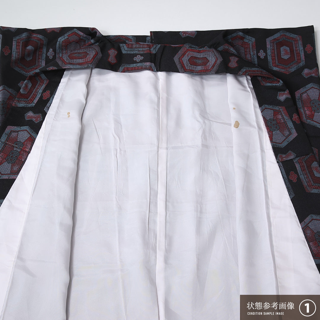 お召 身丈157cm 裄丈64.5cm Aランク M 正絹 袷 バチ衿 モダン しつけ糸 亀甲 カジュアル 黒系 1265-11929
