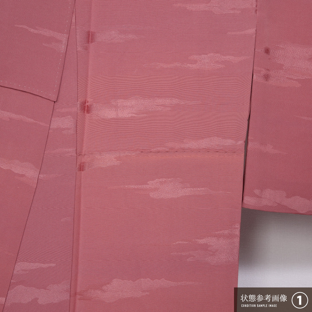 色無地 袷 身丈157cm 裄丈62cm 正絹 Aランク 一つ紋 紋意匠 (雲) セミフォーマル 広衿 Mサイズ ぼかし染 無地 ピンク系 RP 1219-11530