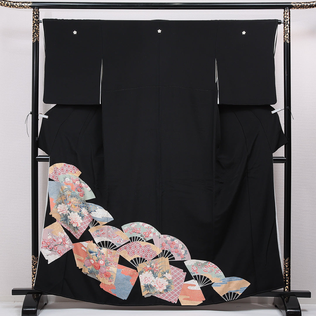 黒留袖 袷 身丈162cm 裄丈64cm 正絹 Sランク 五つ紋 (梅鉢) フォーマル 広衿 Lサイズ 金駒刺繍 比翼 鶴 松 黒系 RP 1213-07023
