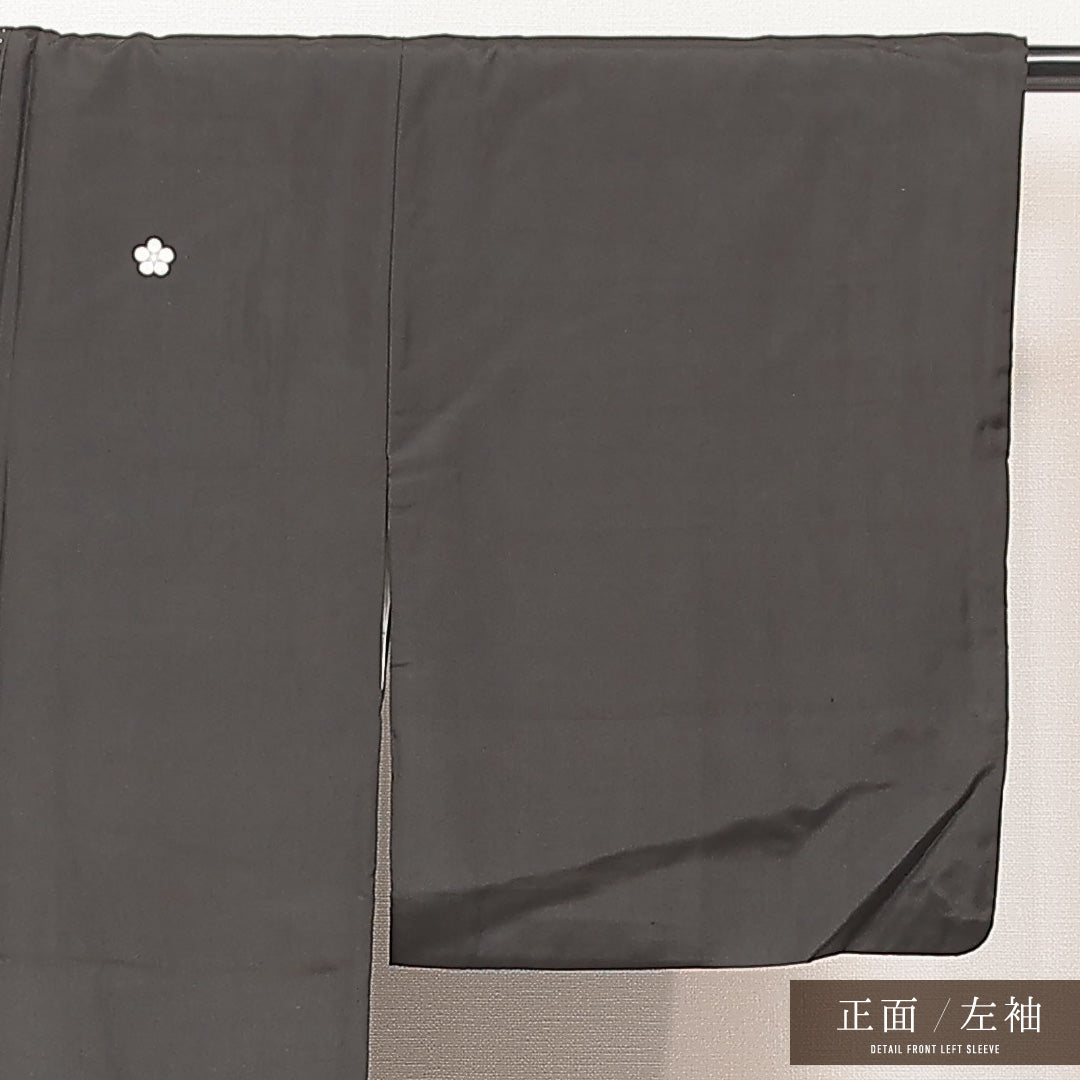 黒紋付 袷 身丈151cm 裄丈62cm 正絹 Sランク 五つ紋 (梅鉢) 弔事用 広衿 Sサイズ 比翼 黒系 RP 1230-07111