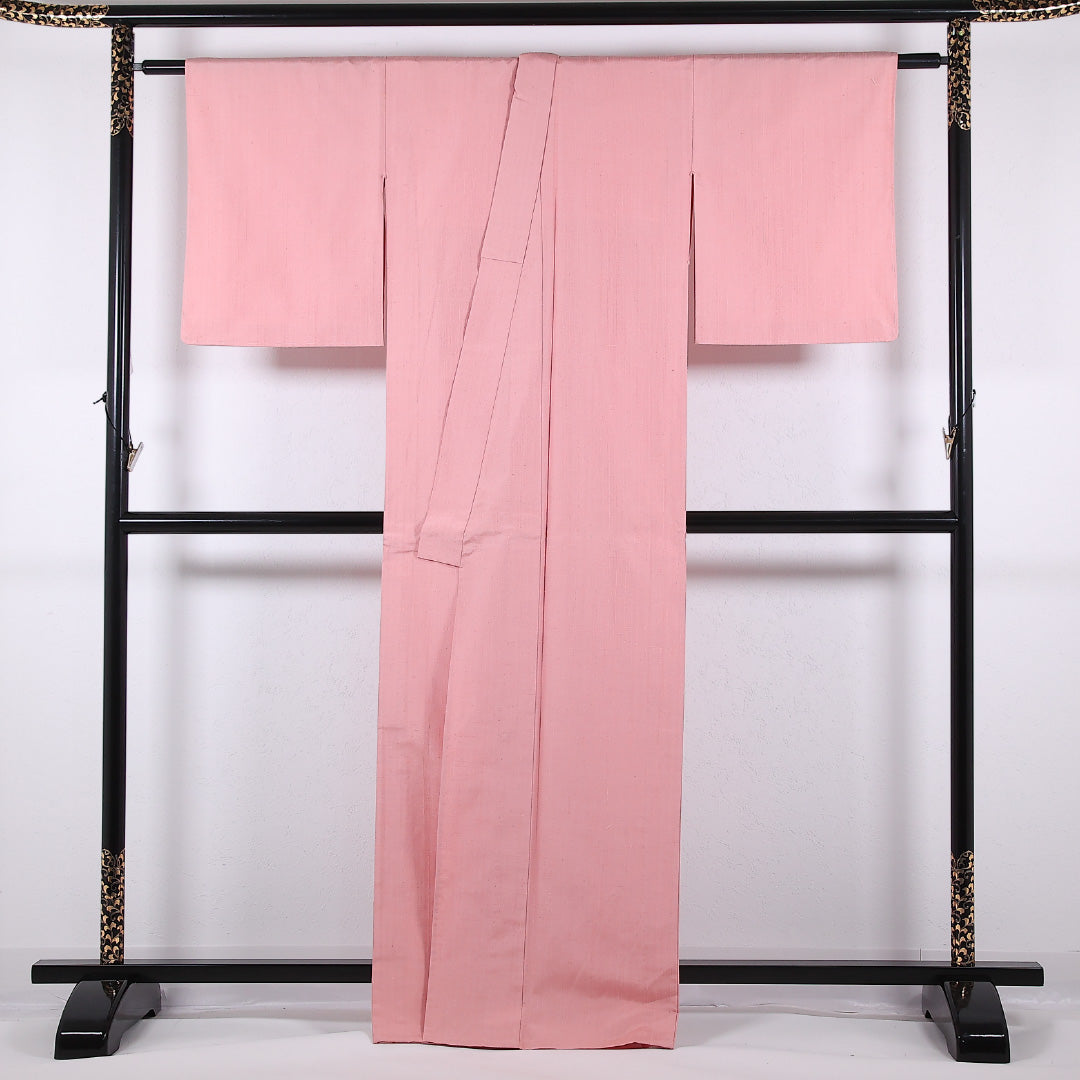 夏物 色無地 (紬) 夏紬 身丈164cm 裄丈64cm 正絹 Cランク インフォーマル バチ衿 Mサイズ 居敷当て 肩当て 無地 ピンク系 RP 1219-17350