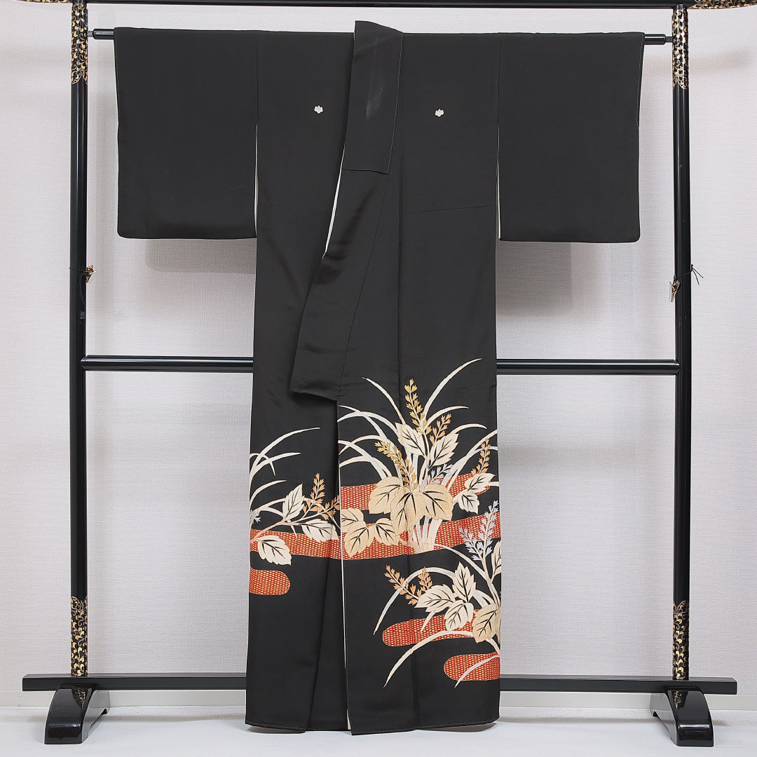 黒留袖 袷 身丈161cm 裄丈64cm 正絹 Cランク 五つ紋 (五三桐) フォーマル 広衿 Lサイズ 金彩 比翼 エ霞 桐 黒系 LP 1213-07097