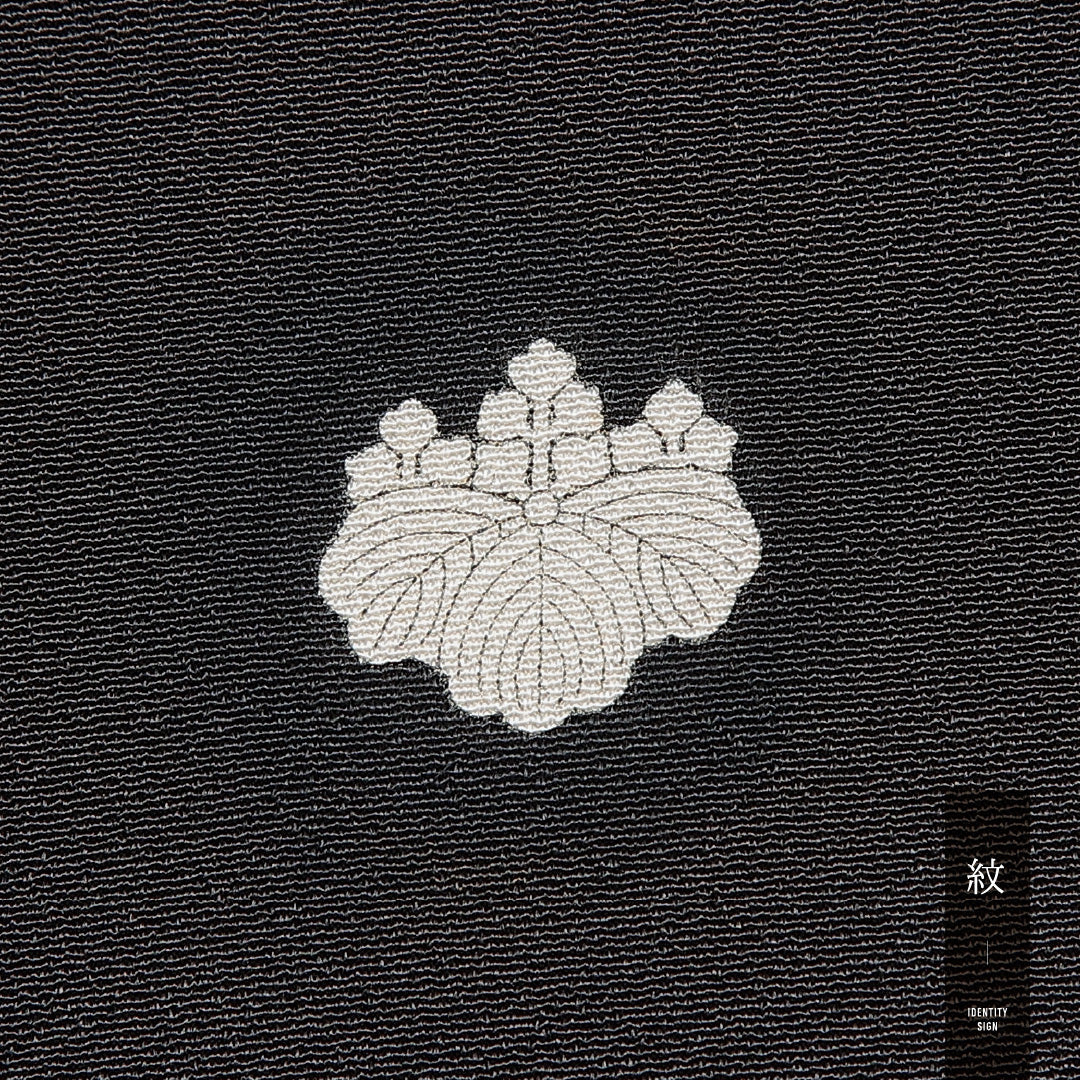 黒留袖 袷 身丈159cm 裄丈63cm 正絹 Cランク 五つ紋 (五三桐) フォーマル 広衿 Mサイズ 刺繍 比翼 鳳凰 黒系 LP 1213-07016
